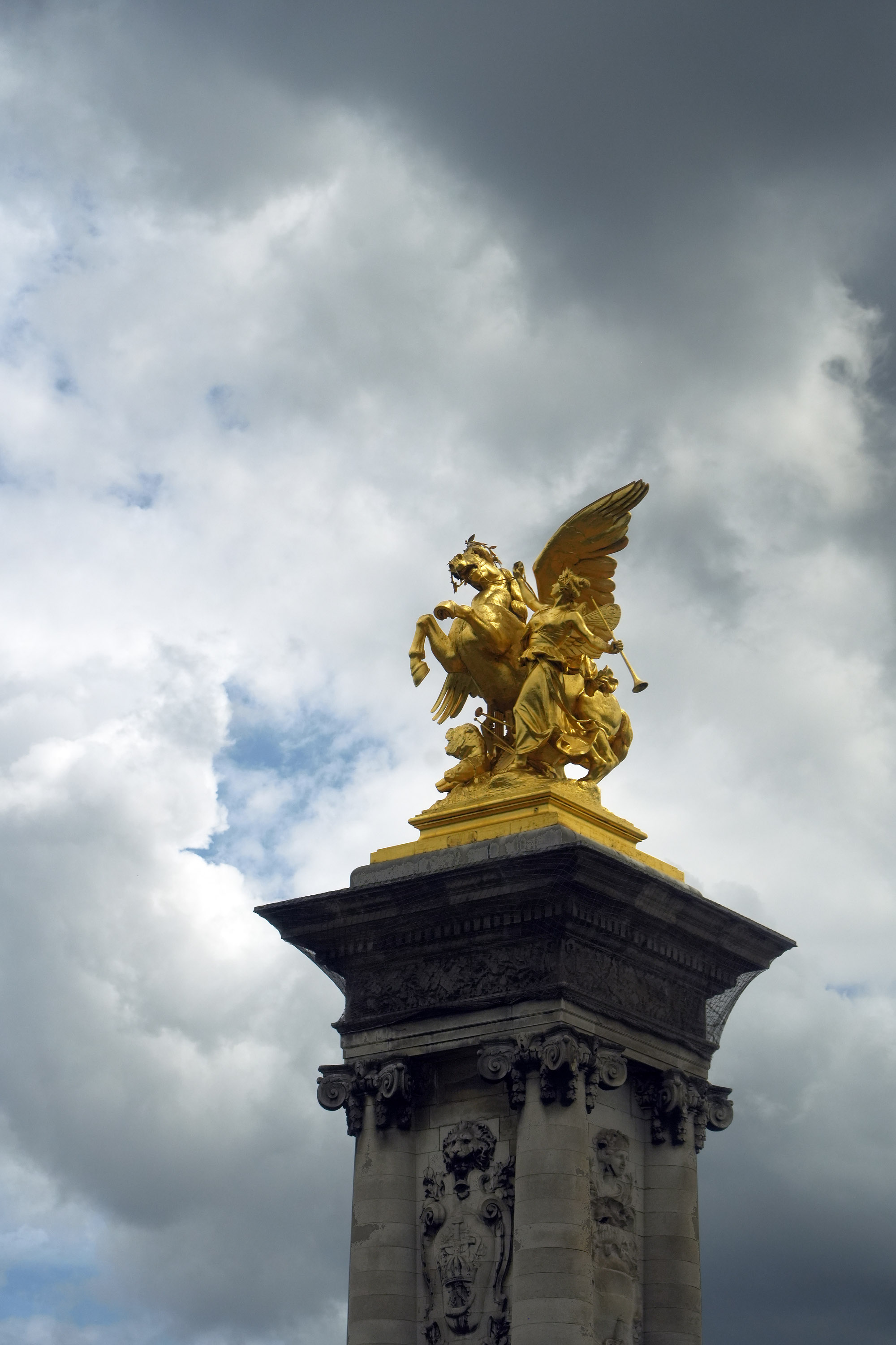 bill-hocker-pont-alexandre-iii-paris-france-2025