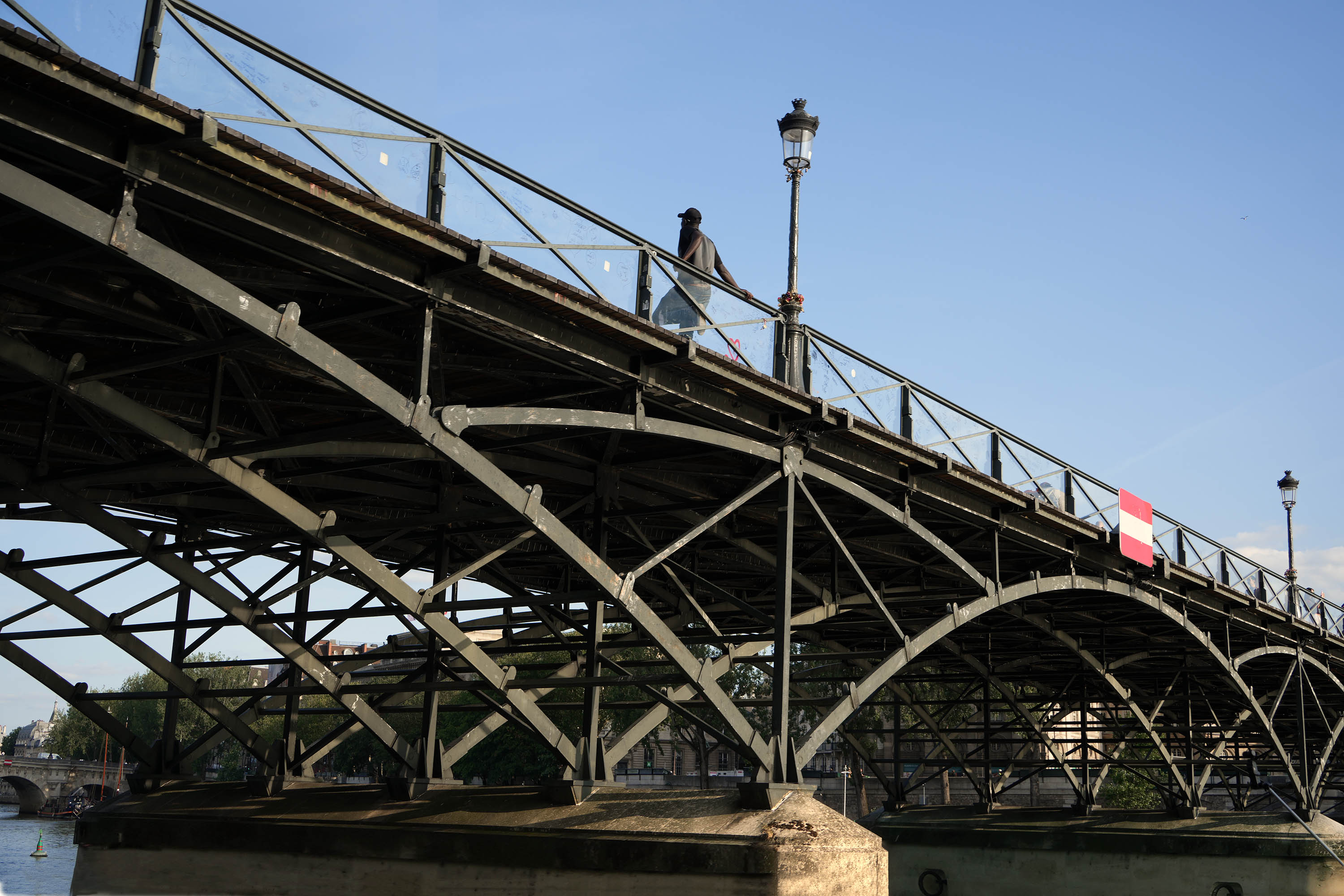 bill-hocker-pont-des-arts-paris--france-2025