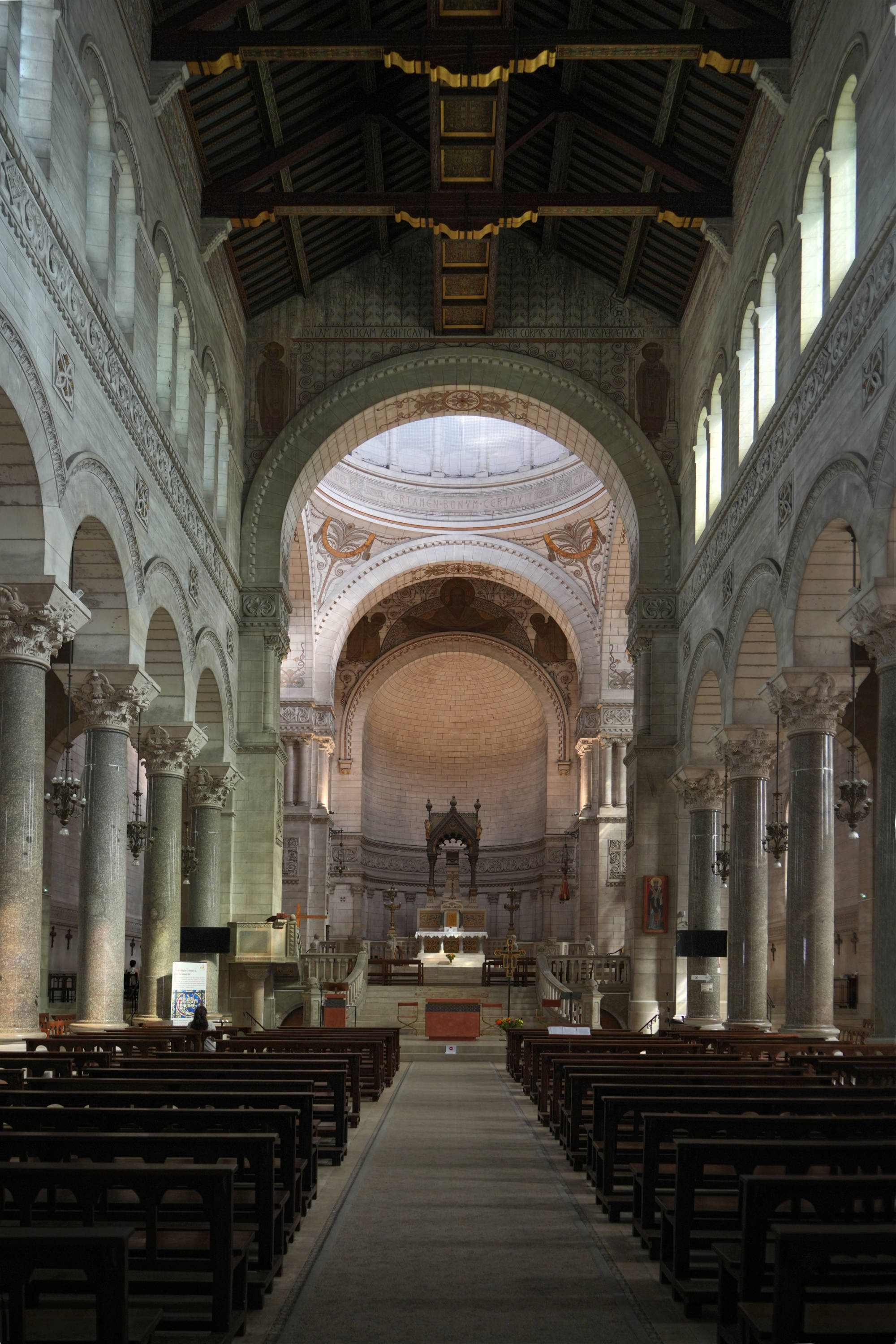 bill-hocker-basilique-saint-martin-de-tours-tours-france-2025