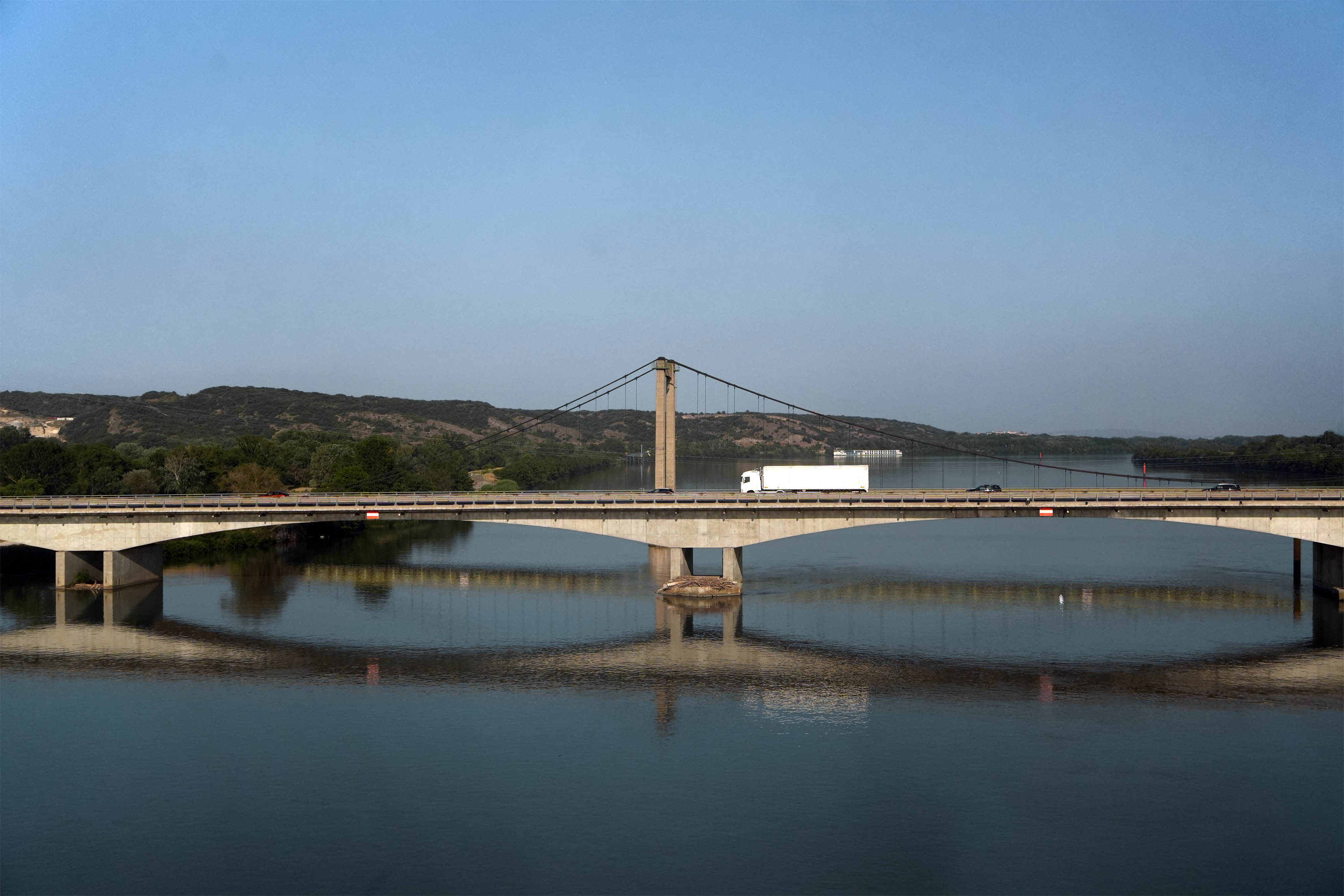 bill-hocker-from-the-train-rhône-river-central-france-2025