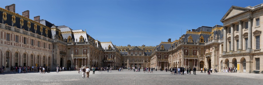 Entry Court
Versailles, France