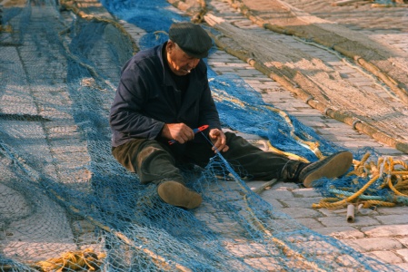 Mending Nets 
Sète, France