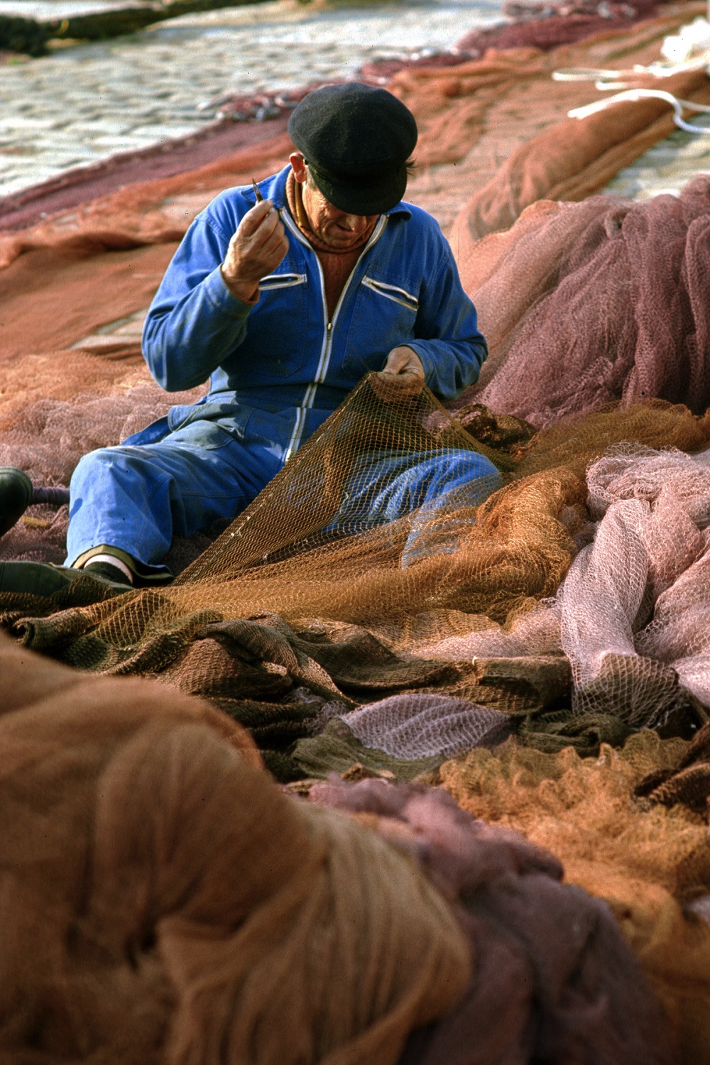 bill-hocker-mending-nets-sète-france-1972