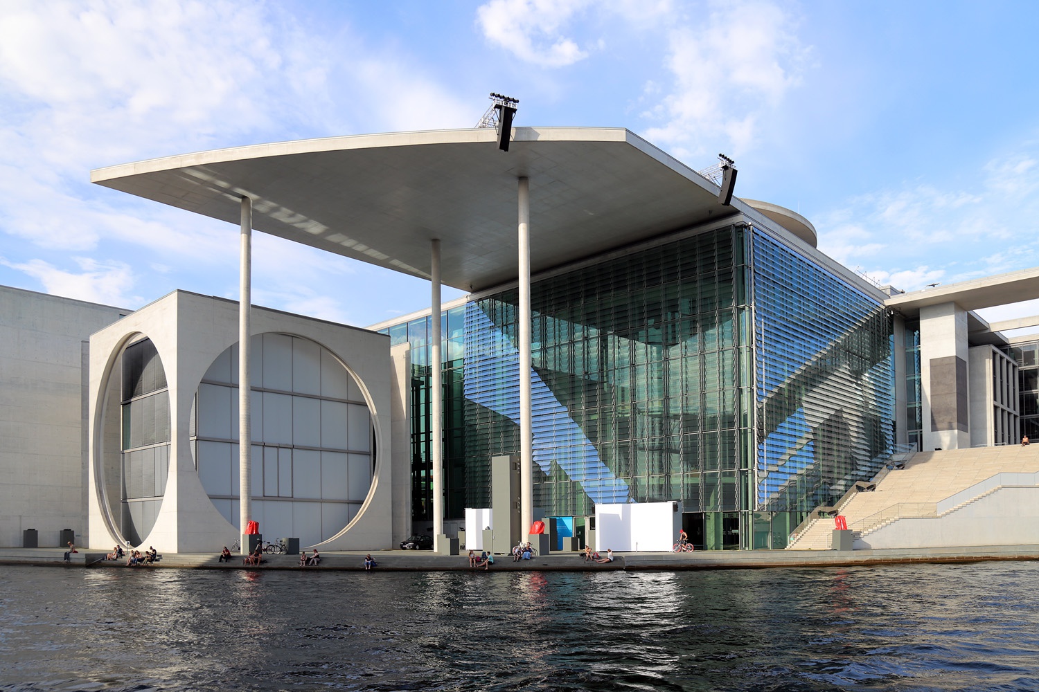 bill-hocker-government-offices-berlin-germany-2016