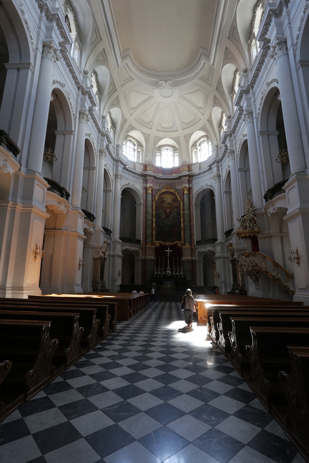 bill-hocker-katholische-hofkirche-dresden-germany-2016
