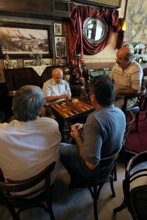 Backgammon
Cafodeio Ellenikon
Thessaloniki, Greece
