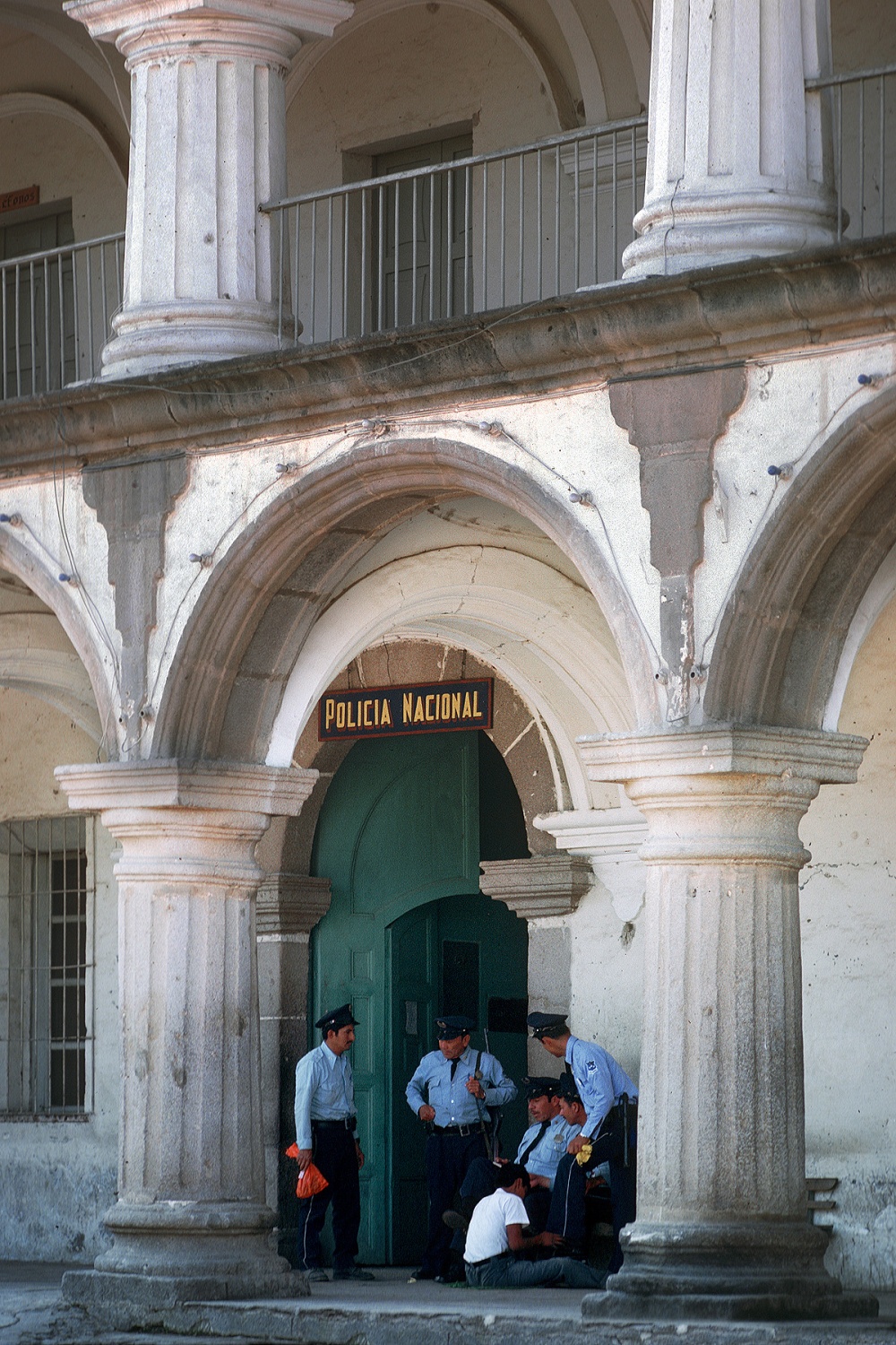 bill-hocker-policia-nacional-antigua-guatemala-1978