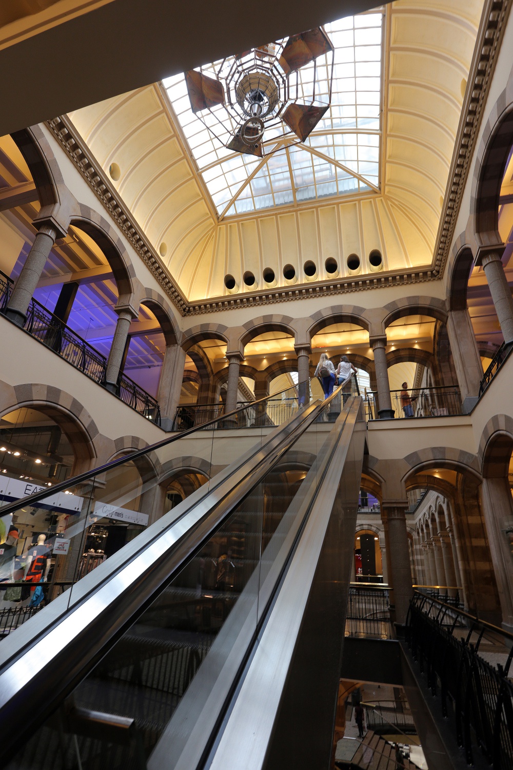 bill-hocker-magna-center-amsterdam-holland-2016