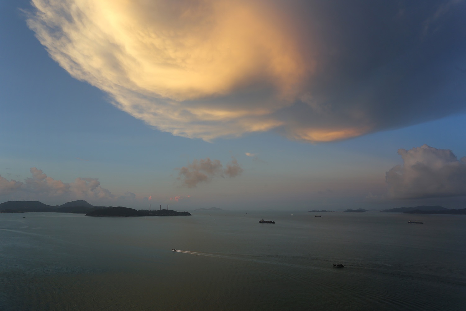 bill-hocker-harbor-entry-from-sheung-wan-hong-kong-2017