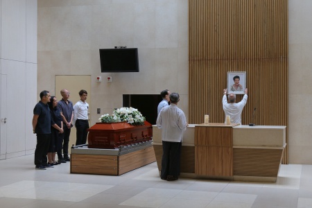 Cremation Ceremony
Hong Kong