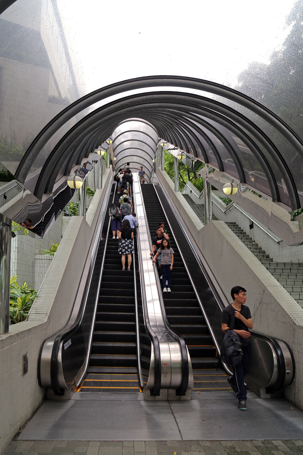 bill-hocker-outdoor-escalator-central-hong--kong-2017