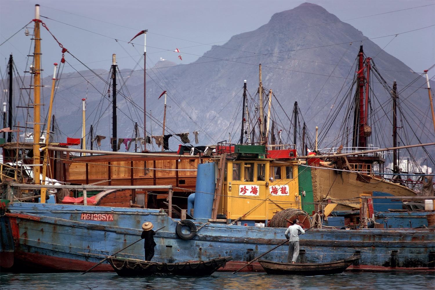 bill-hocker-victoria-harbour-hong-kong-1974