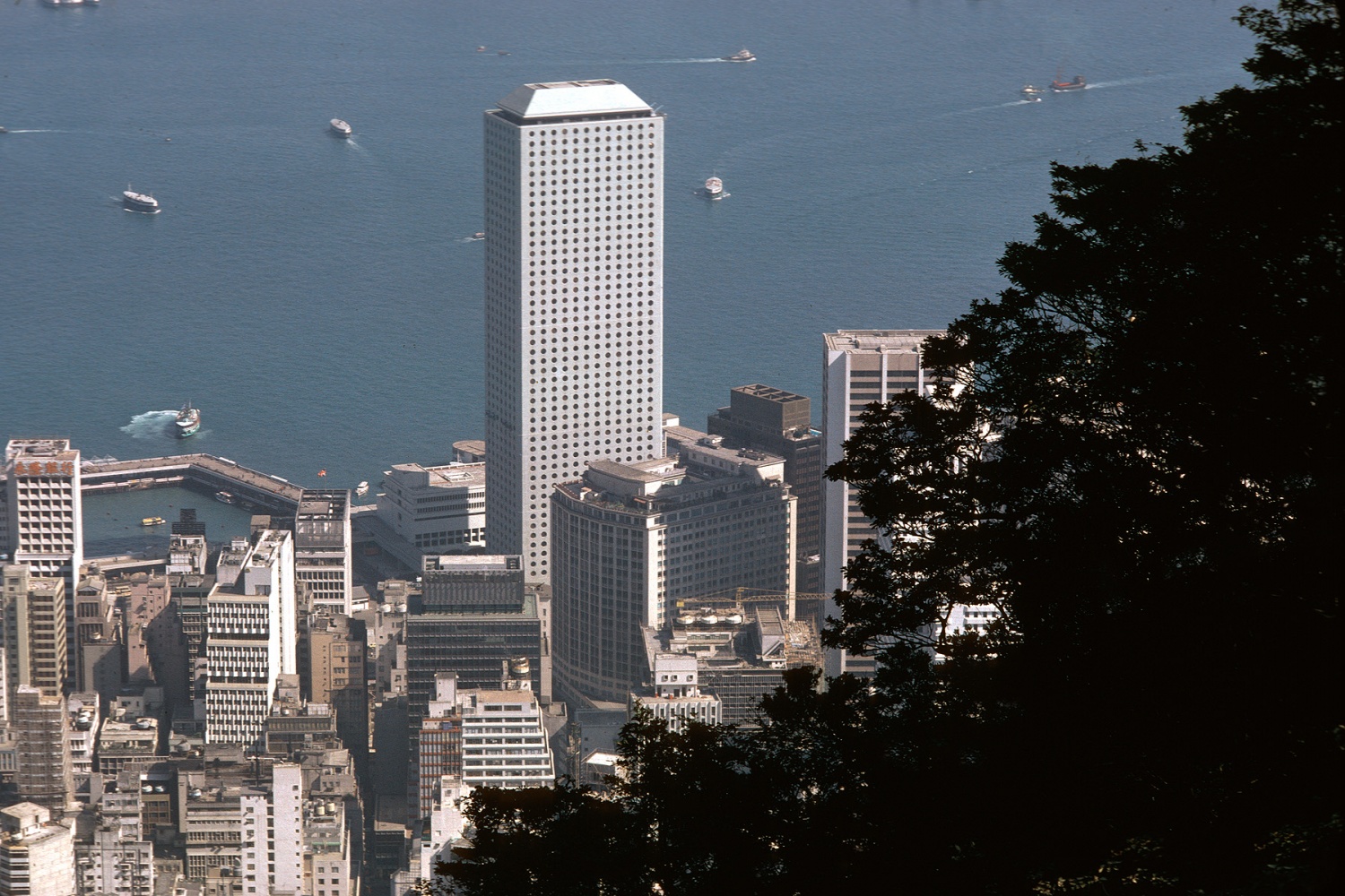 bill-hocker-connaught-center-central-hong-kong-1979