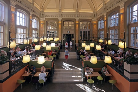 McDonalds
Nyugati Train Station
Budapest, Hungary