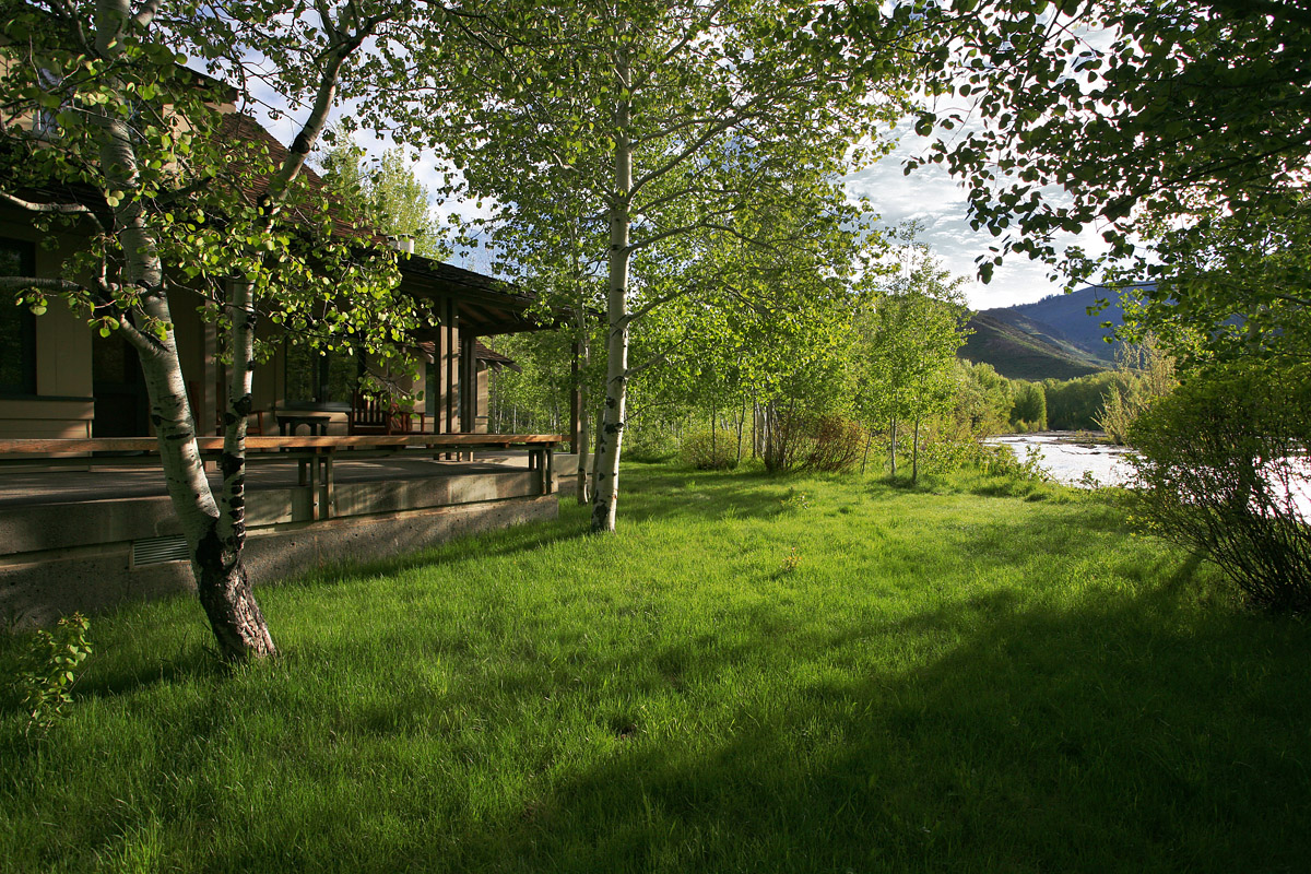 bill-hocker-house-on-big-wood-river-below-ketchum-idaho-2008