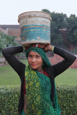 Construction Worker 
Agra Fort 
Agra, India
