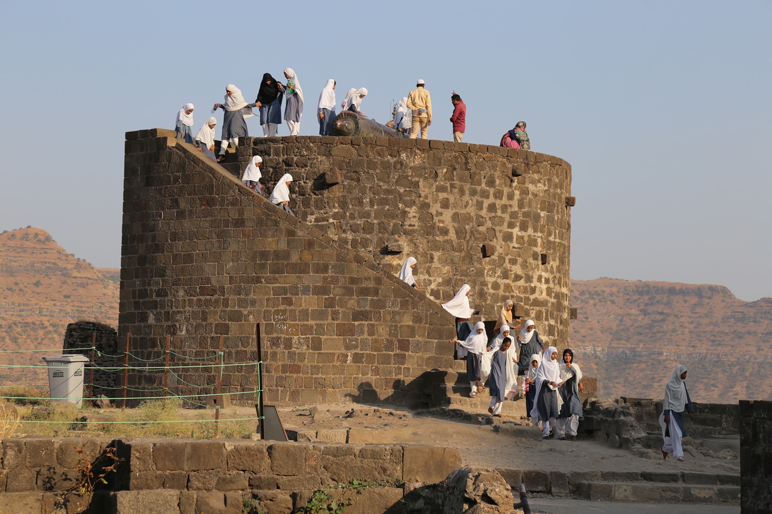 bill-hocker-gun-tower-daulatabad-fort-near-aurangabad-india-2018