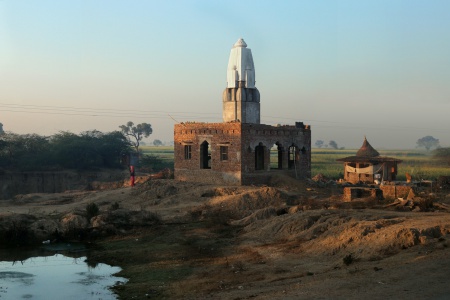 New Roadside Temple
Near Agra, India