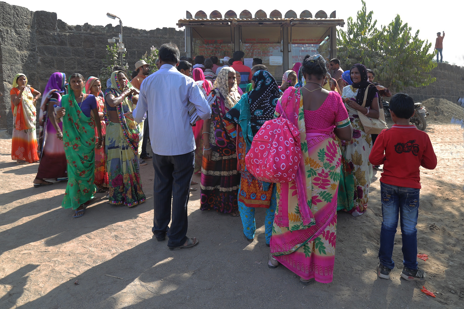 bill-hocker-ticket-office-daulatabad-fort-near-araungabad-india-2018