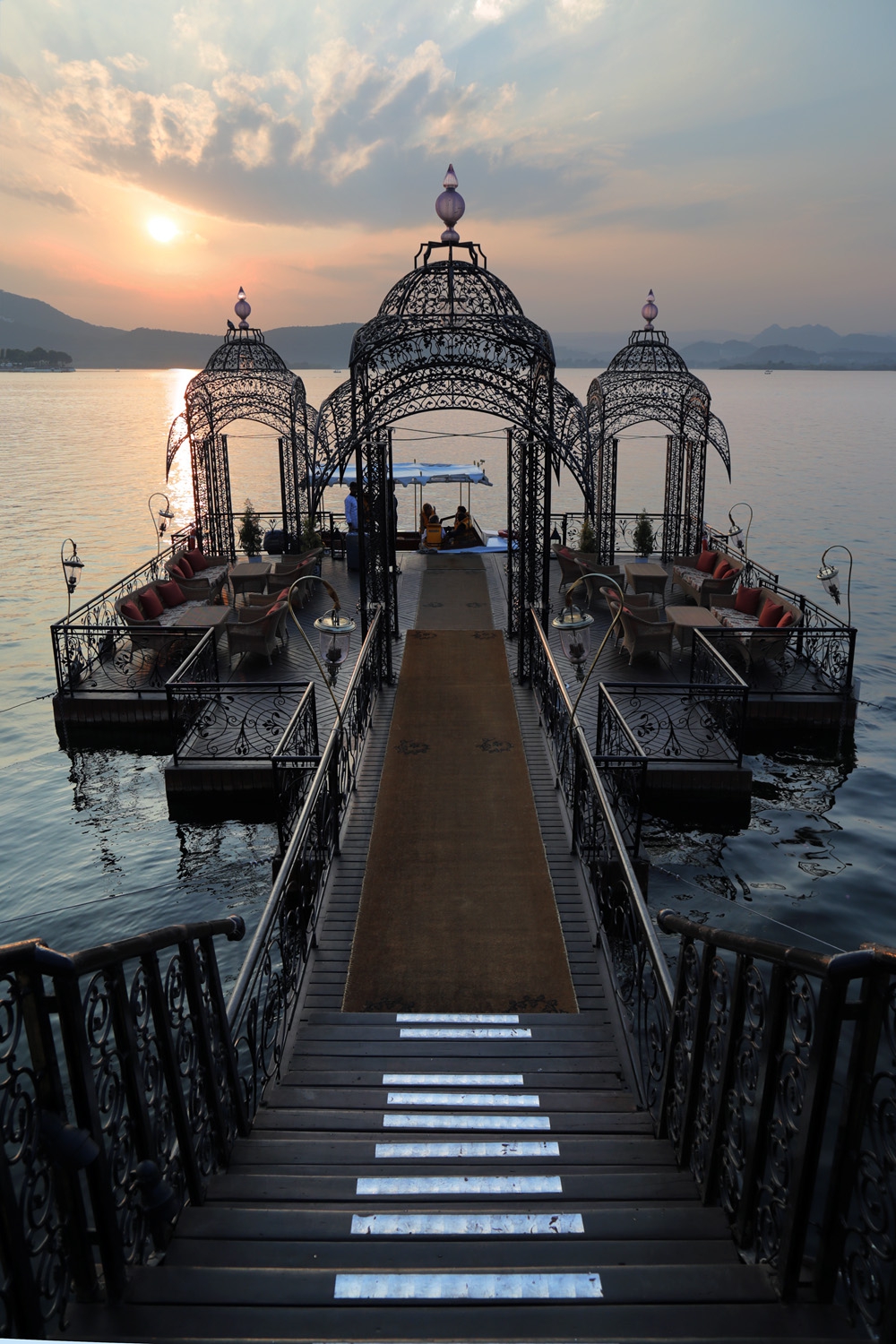 bill-hocker-hotel-dock-udaipur-india-2018