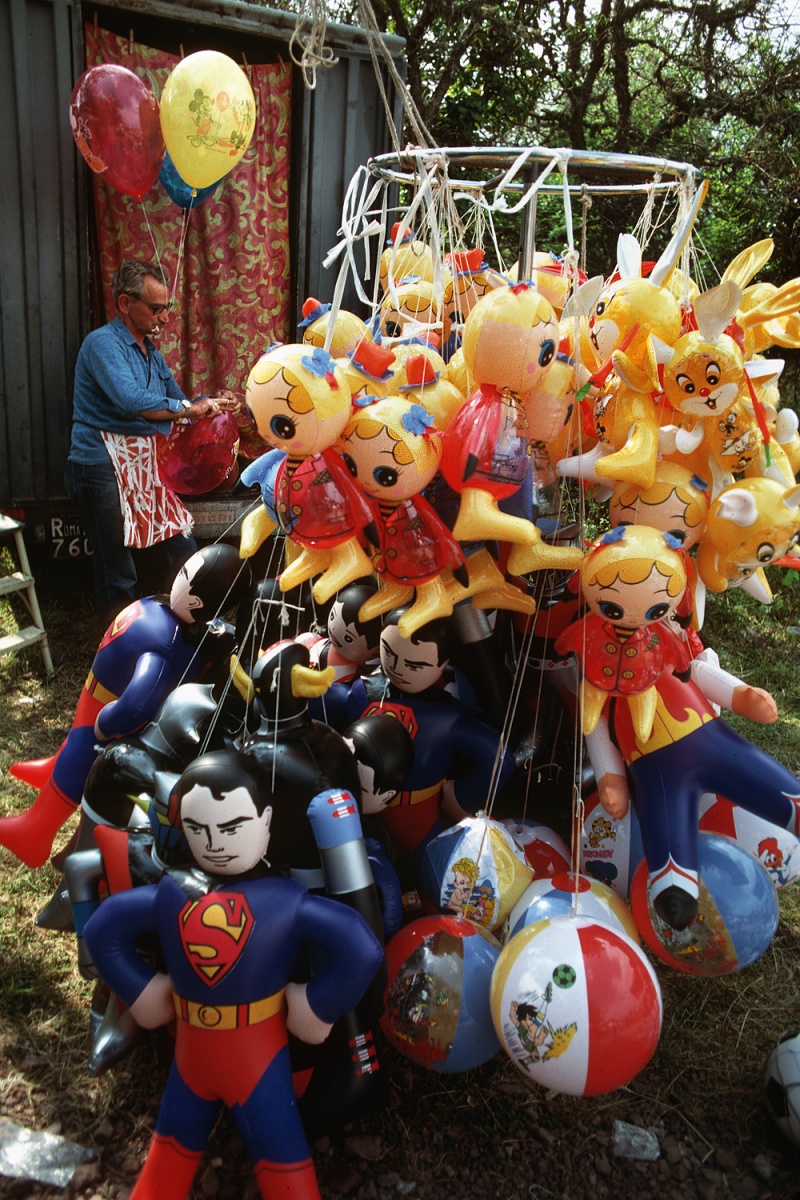 bill-hocker-festa-balloon-man--sardinia-1984