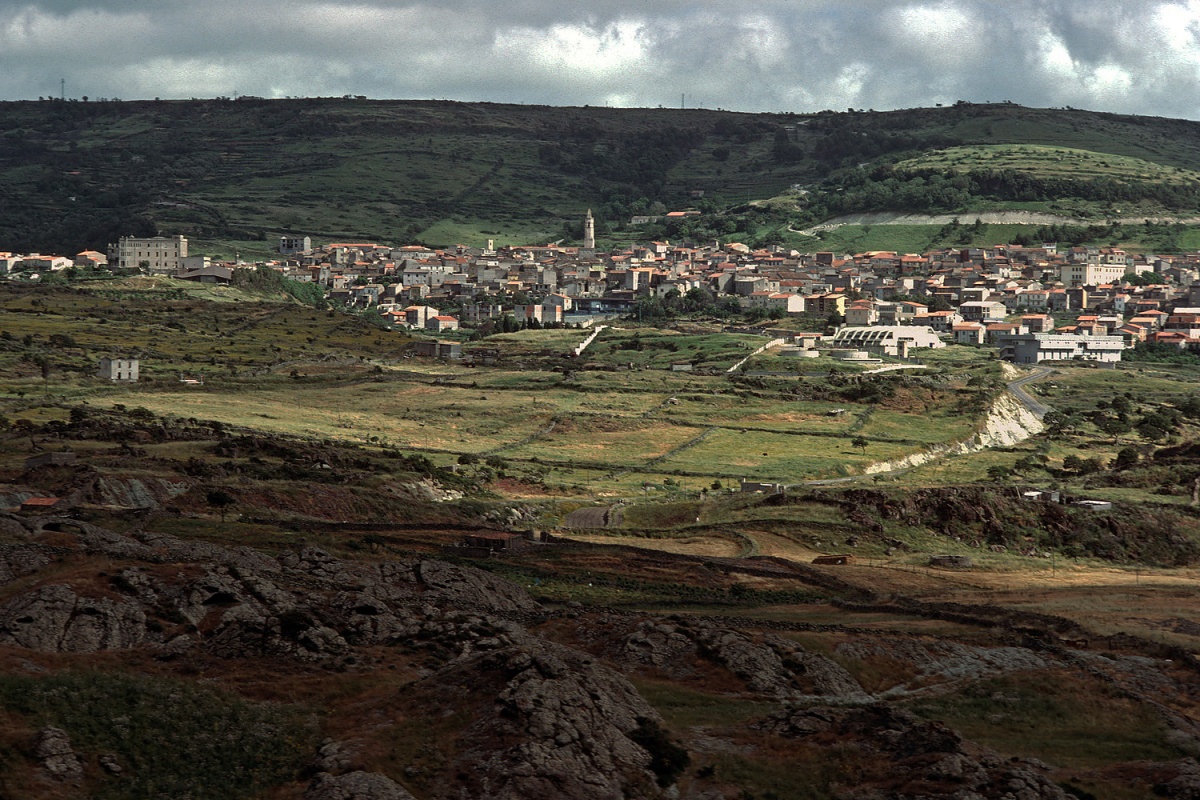 bill-hocker-hilltown-bonorva-sardinia-1984