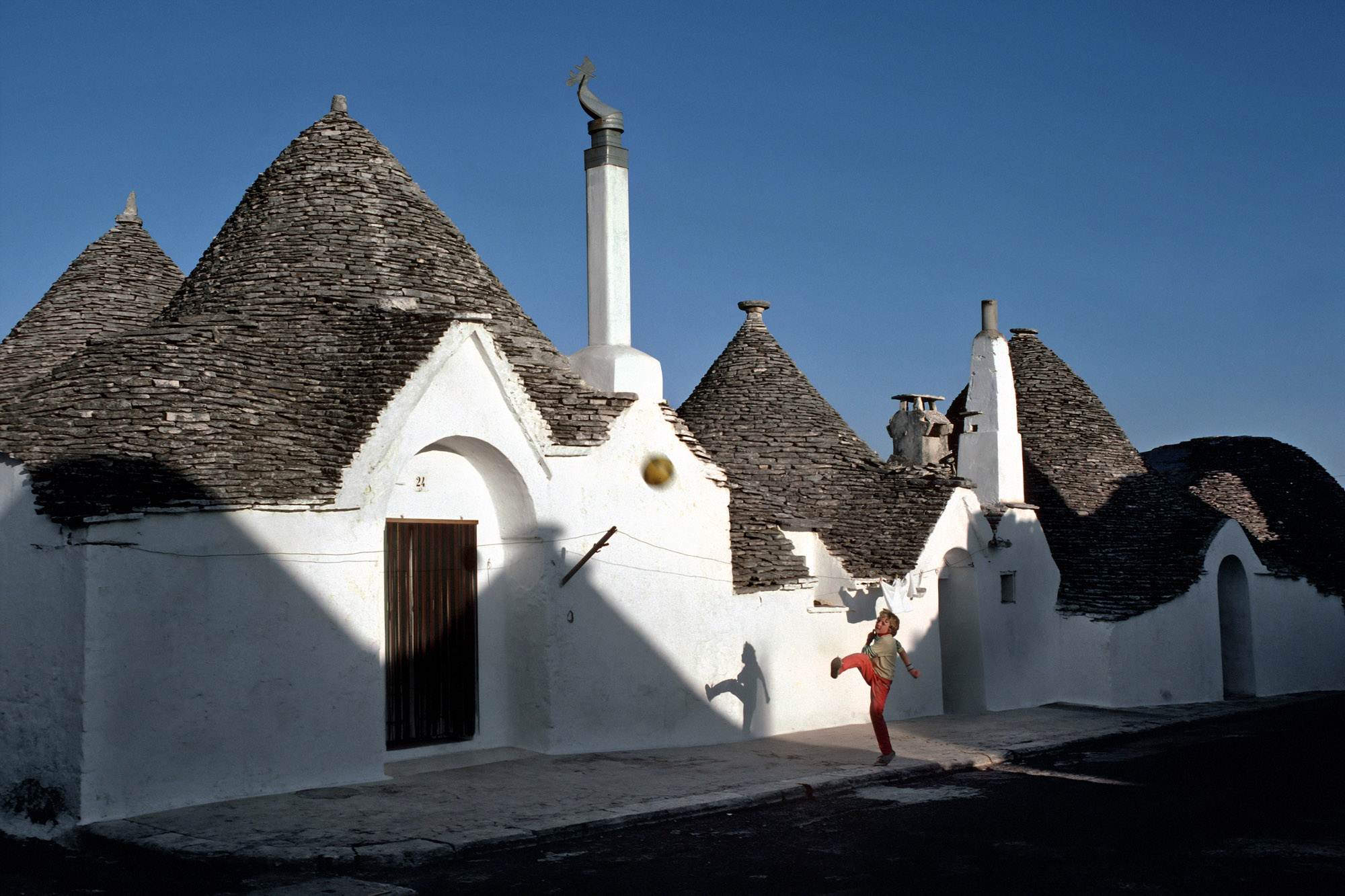 bill-hocker-trulli-alberobello-italy-1986