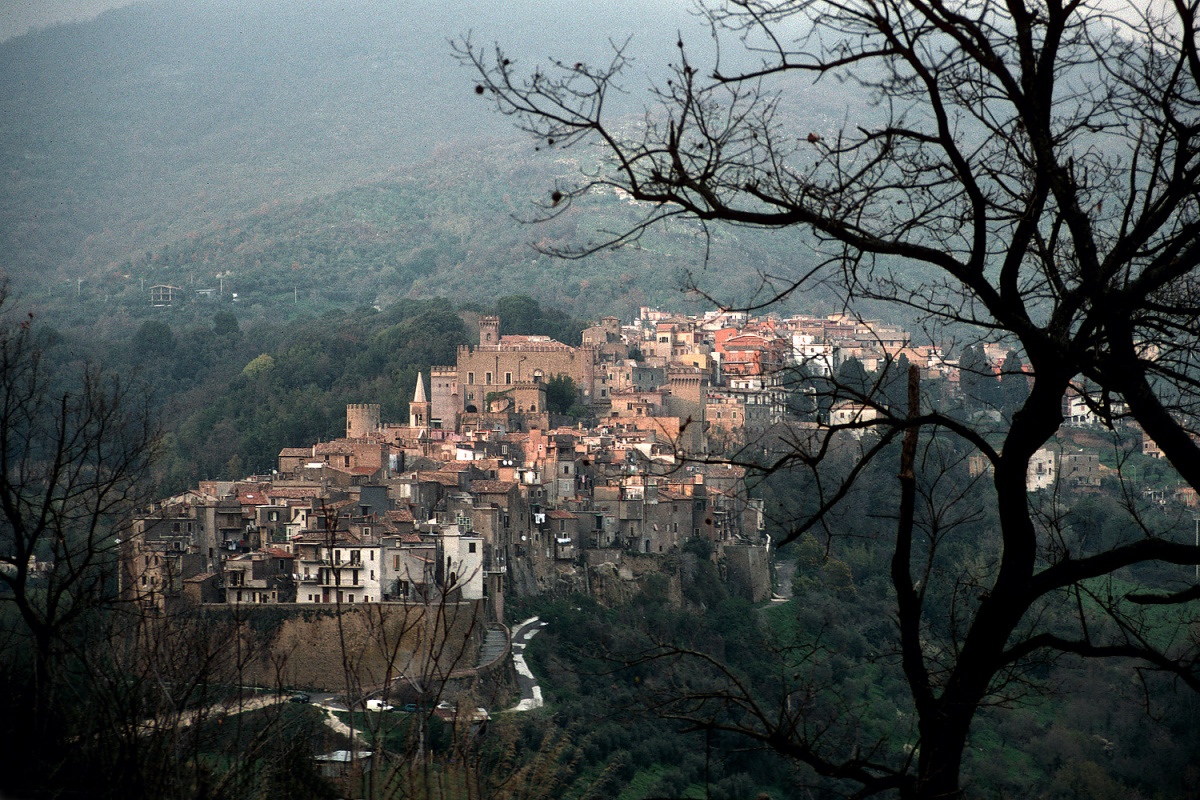 bill-hocker-hilltown-san-gregorio-da-sassola-italy-2004