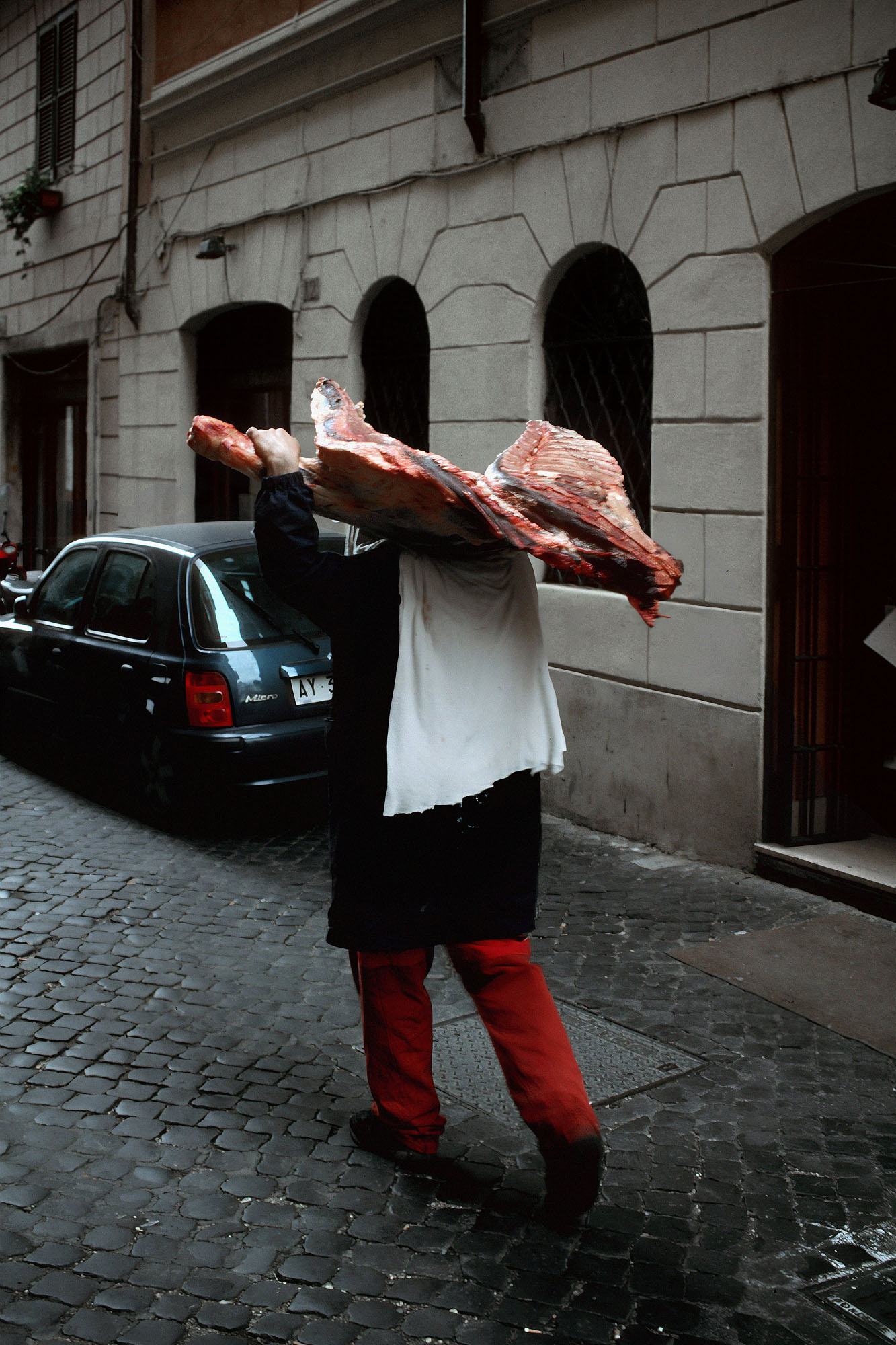 bill-hocker-meat-transport-rome-italy-2001