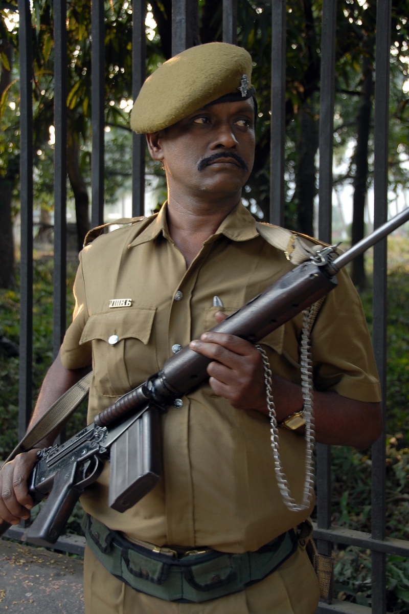 bill-hocker-raj-bhavan-guard-kolkata-india-2007