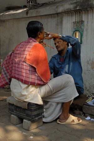 Street BarberKolkata, India