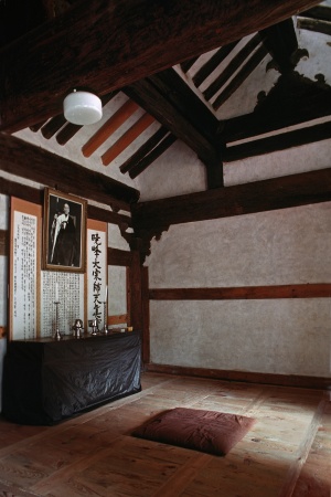 Former Master's Shrine
?? Monastery, Korea
