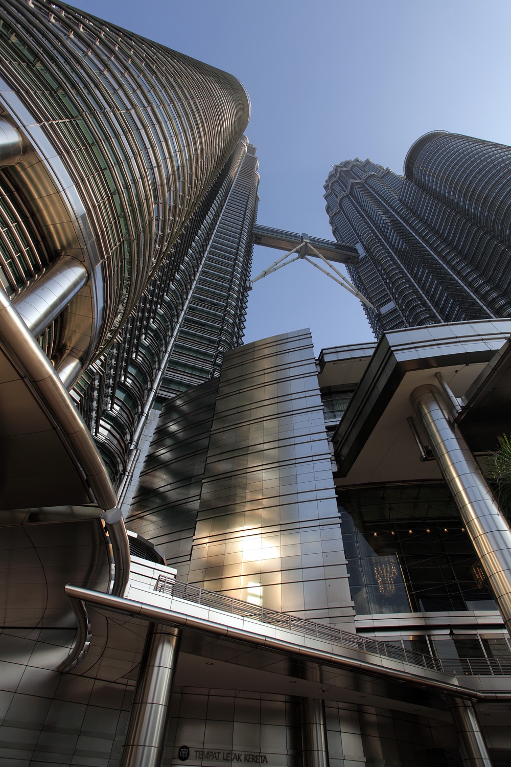 bill-hocker-petronas-towers-kuala-lumpur-malaysia-2014