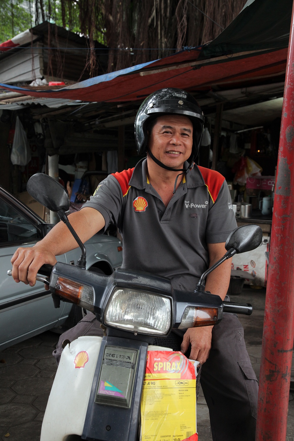 bill-hocker-service-station-kuala-lumpur-malaysia-2014