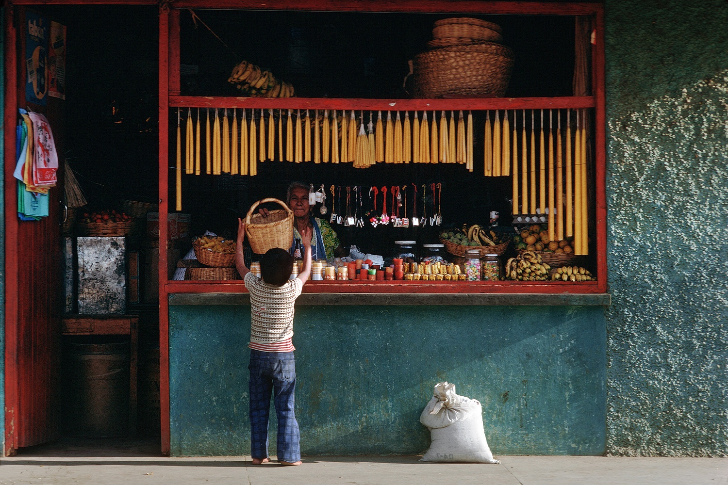 bill-hocker-dry-goods-store-mexico-1973