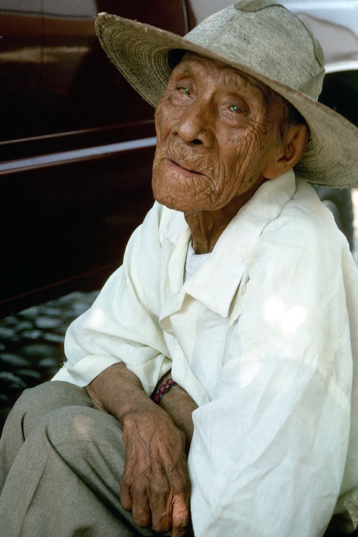 bill-hocker--comala-mexico-2004