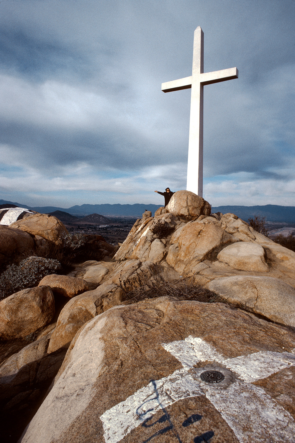 bill-hocker-over-&-under-crosses-riverside-california-1989