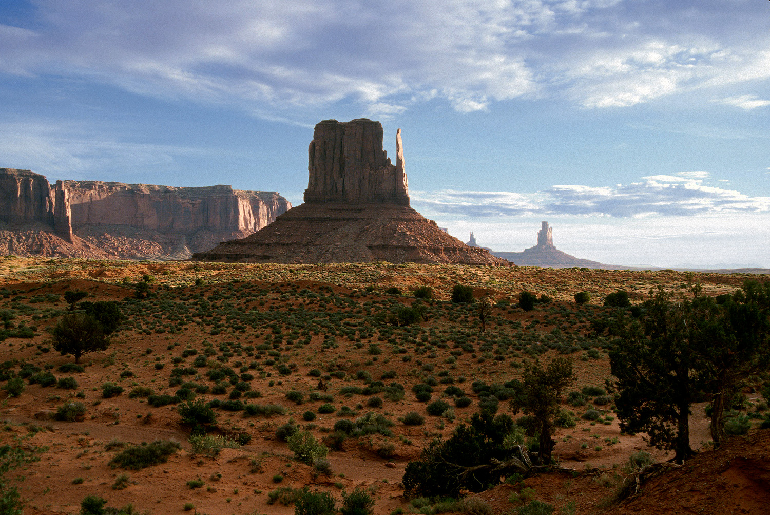 bill-hocker-west-mitten-butte-monument-valley-tribal-park-2003