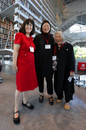 President Martha Pollack, Dean Meejin Yoon, Mui
Mui Ho Fine Arts Library
Cornell University
Ithaca, New York