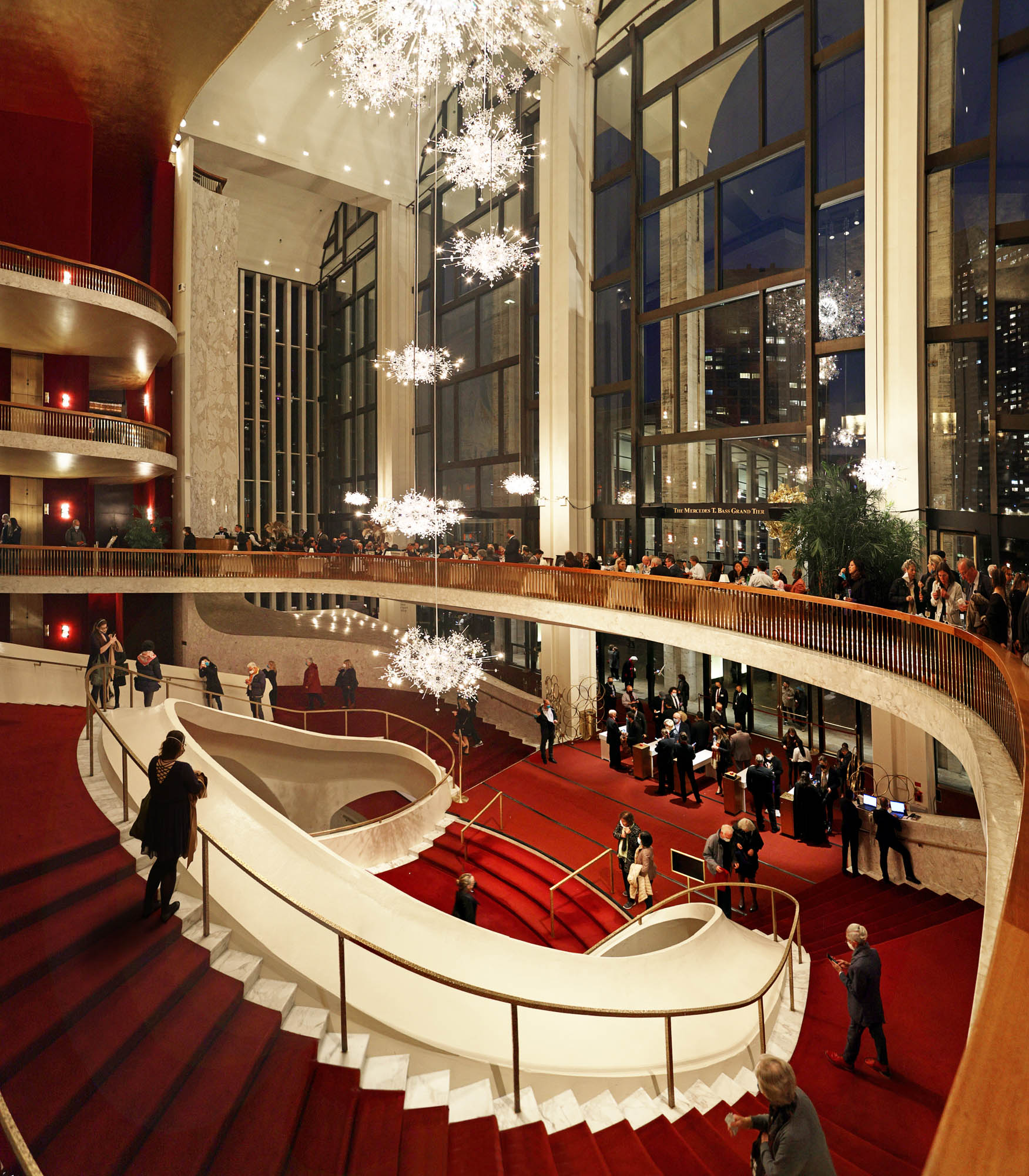 bill-hocker-metorpolitan-opera-lobby-lincoln-center-new-york-new-york-2022