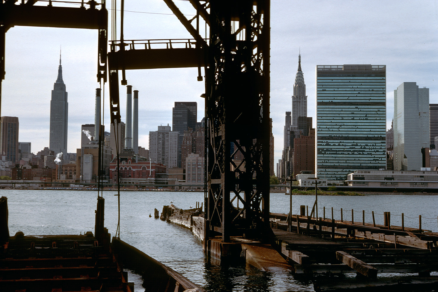 bill-hocker-east-river-queens-new-york-1983