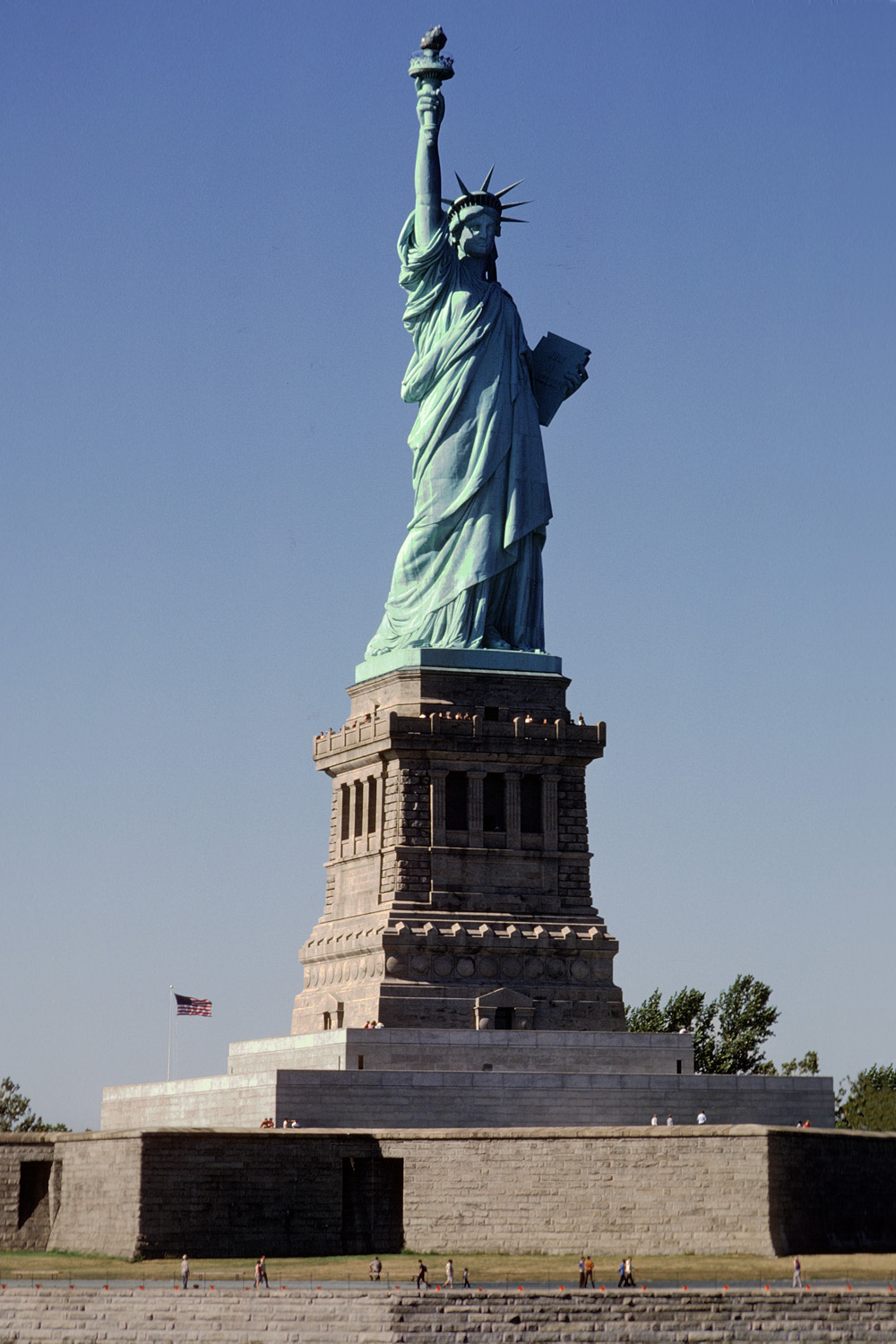 bill-hocker-statue-of-liberty-new-york-new-york-1980
