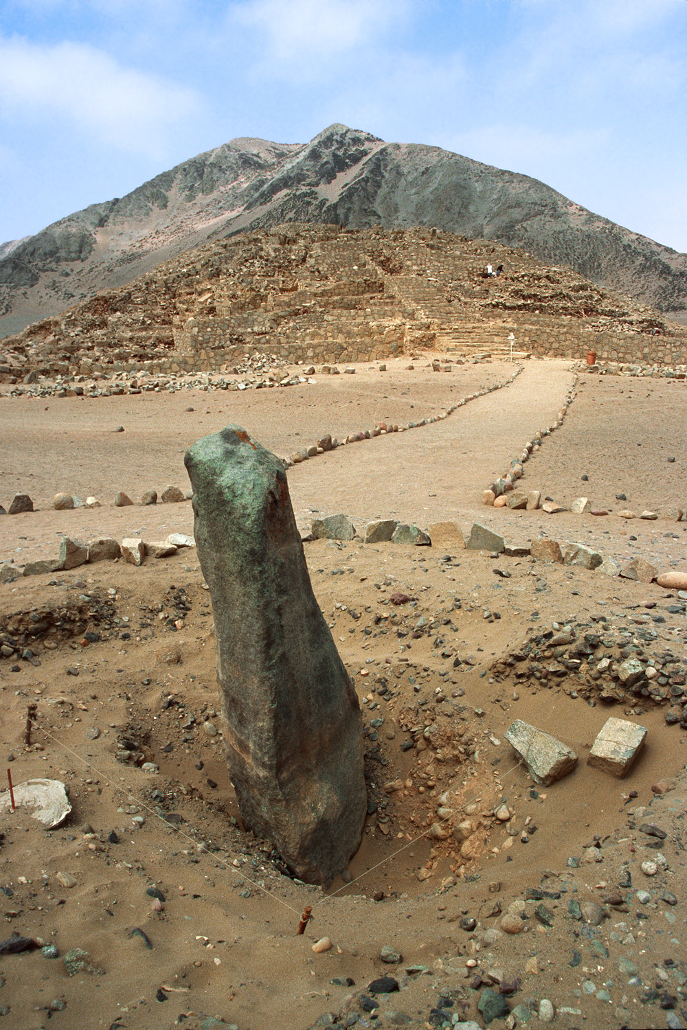bill-hocker-5000-year-old-pyrámide-de-la-galería-caral-peru-2005