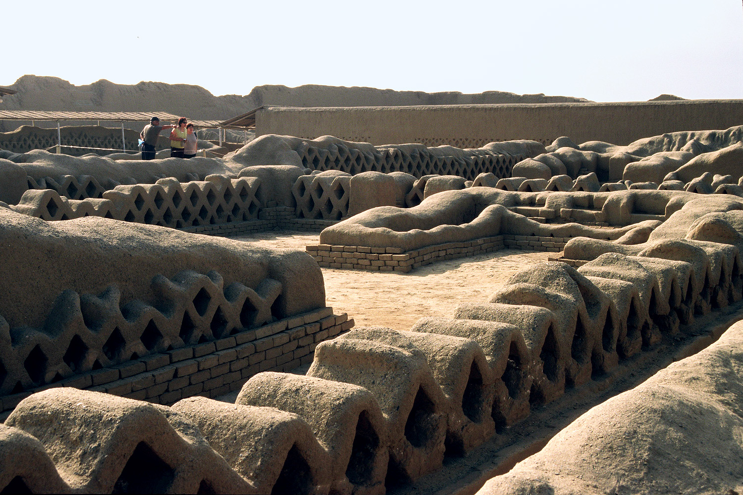bill-hocker-chime-chan-chan-near-trujillo-peru-2005