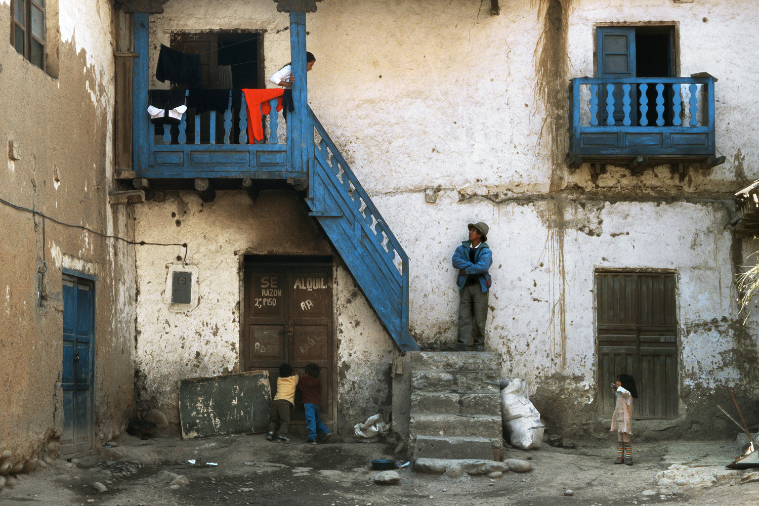 bill-hocker-courtyard-paucartambo-peru-2005