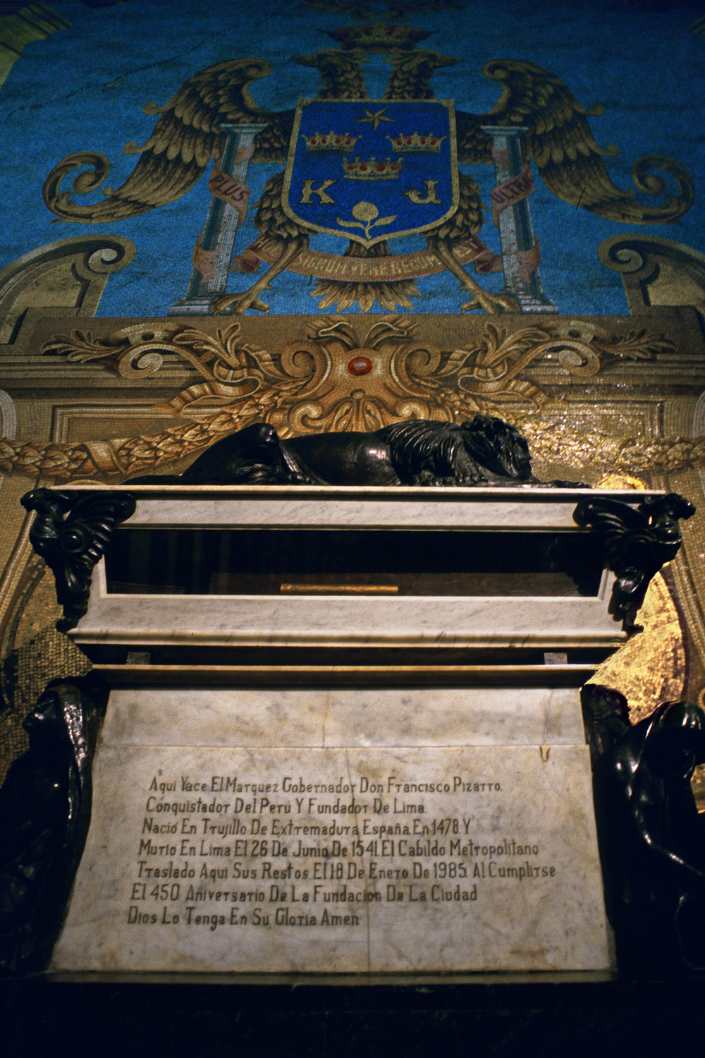 bill-hocker-pizarro's-coffin-lima-peru-2005