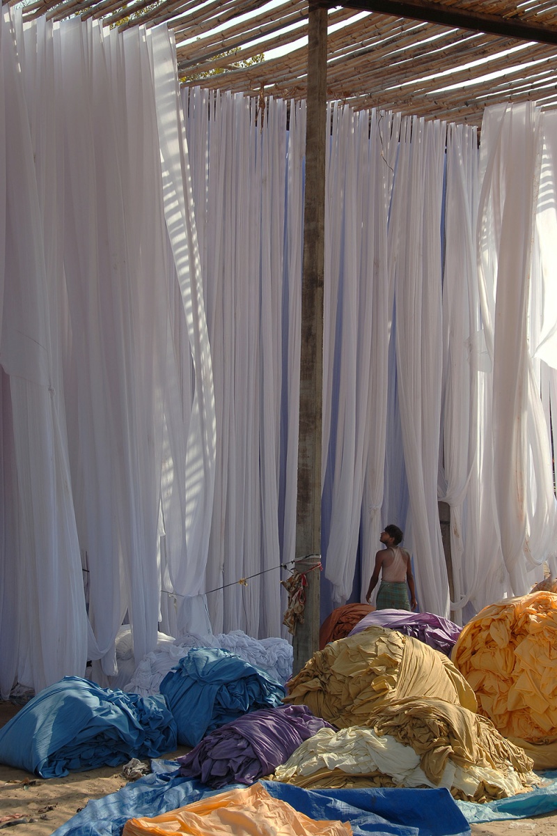 bill-hocker-dyed-cloth-drying-sanganer-india-2006