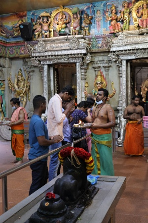 Flame Blessing
Sri Veeramakaliamman Shrine
Singapore