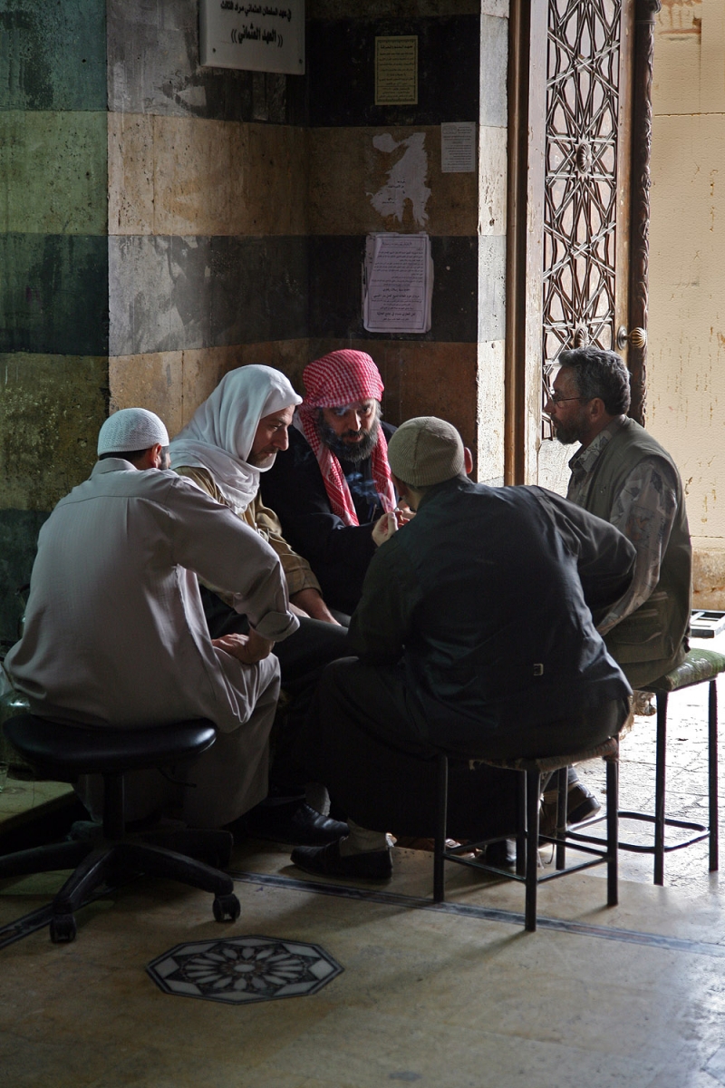 bill-hocker-discussion-group-al-madina-souq-aleppo-syria-2008