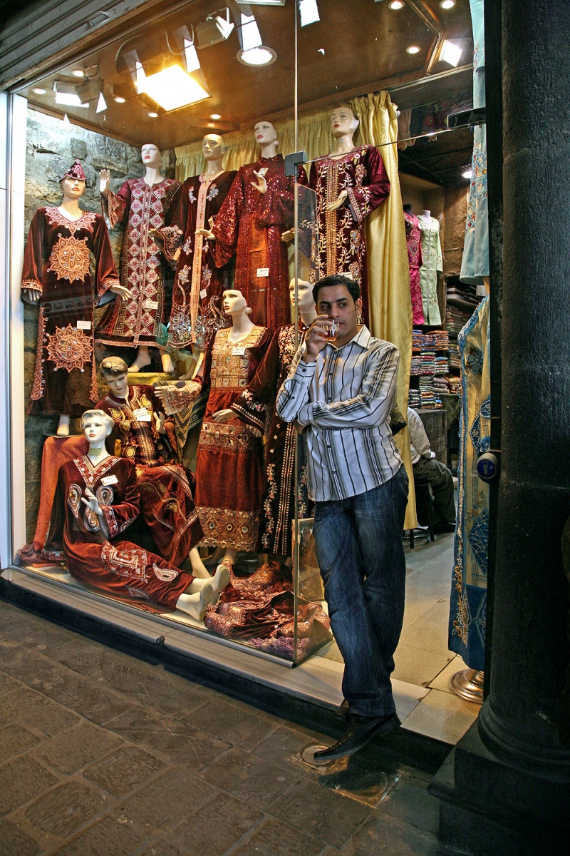 bill-hocker-party-ware-al-hamidiyah-souq-damascus-syria-2008